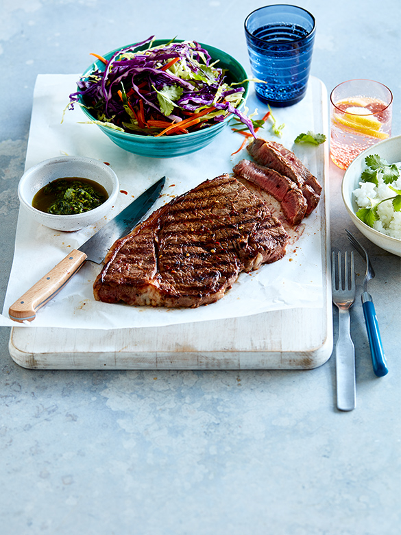 STEAK NẠC MÔNG CÙNG NƯỚC SỐT RAU MÙI